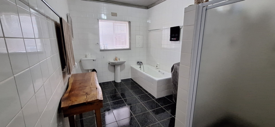 4 Bedroom Property for Sale in Riversdale Western Cape